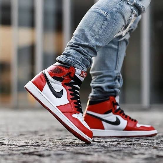 NIKE AIR JORDAN 1 Chicago Shoe ( 2nd copy )